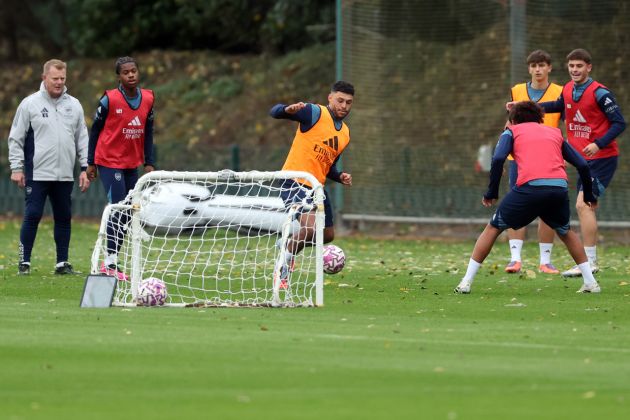Alex Oxlade-Chamberlain attends a training session of Arsenal FC