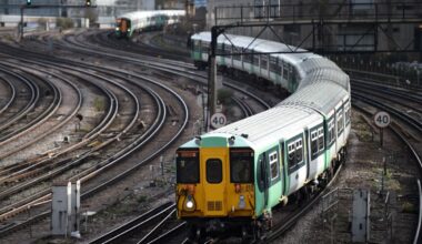 'Major disruption' hits morning rush-hour trains due to signal fault - live updates - London Evening Standard