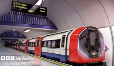 picture of new Piccadilly train in the station