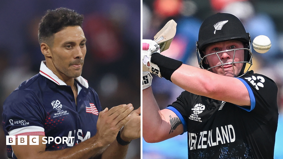 USA's Shadley van Schalkwyk (L) and New Zealand's Tim Seifert (R)