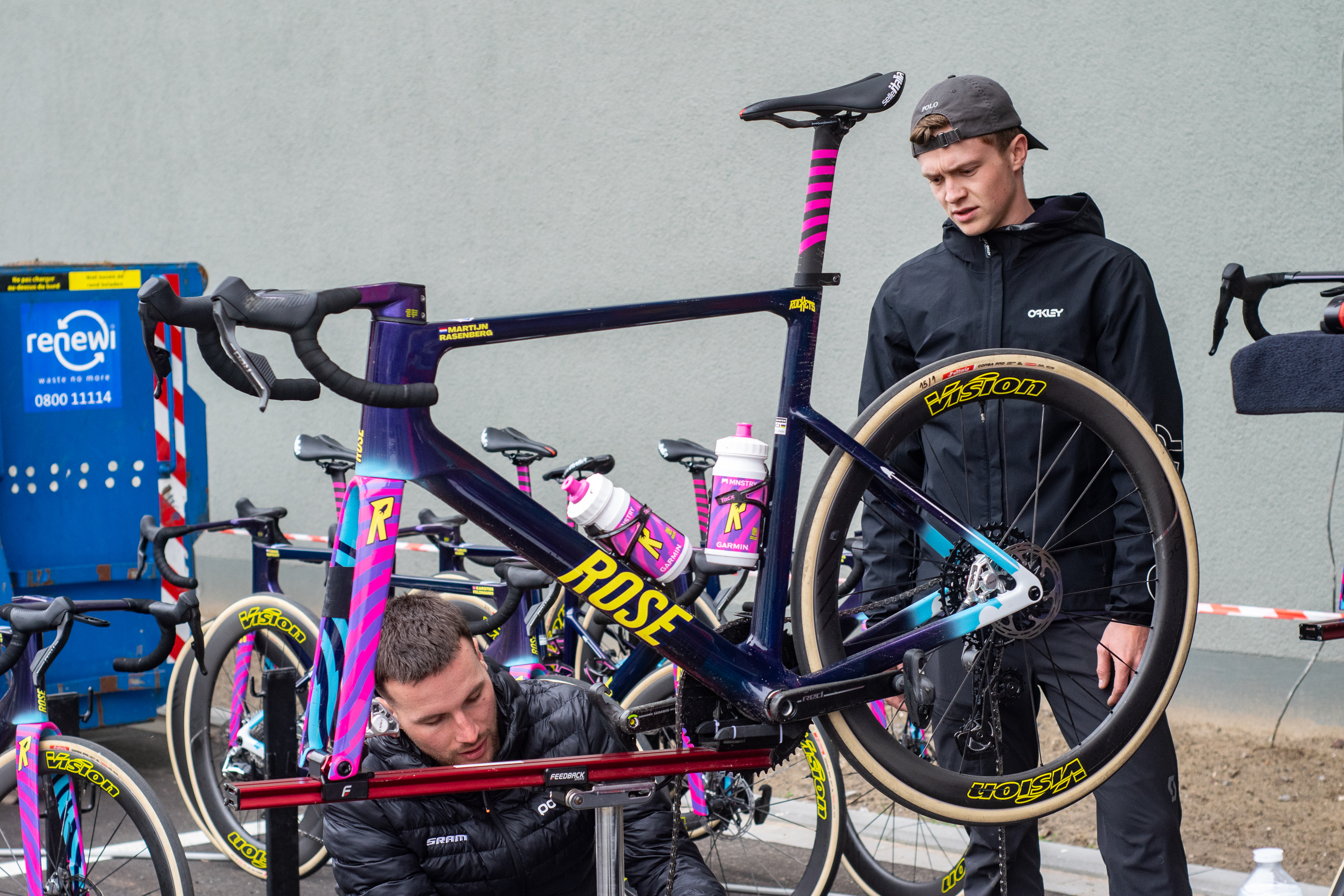 Unibet Rose Rockets working on team bikes with SRAM technicians