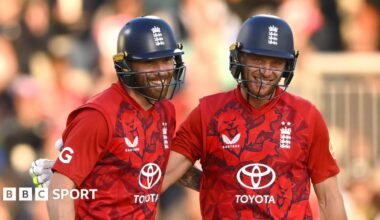 Phil Salt and Jos Buttler embrace