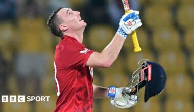 T20 World Cup: England into semis with win over Pakistan - reaction - BBC