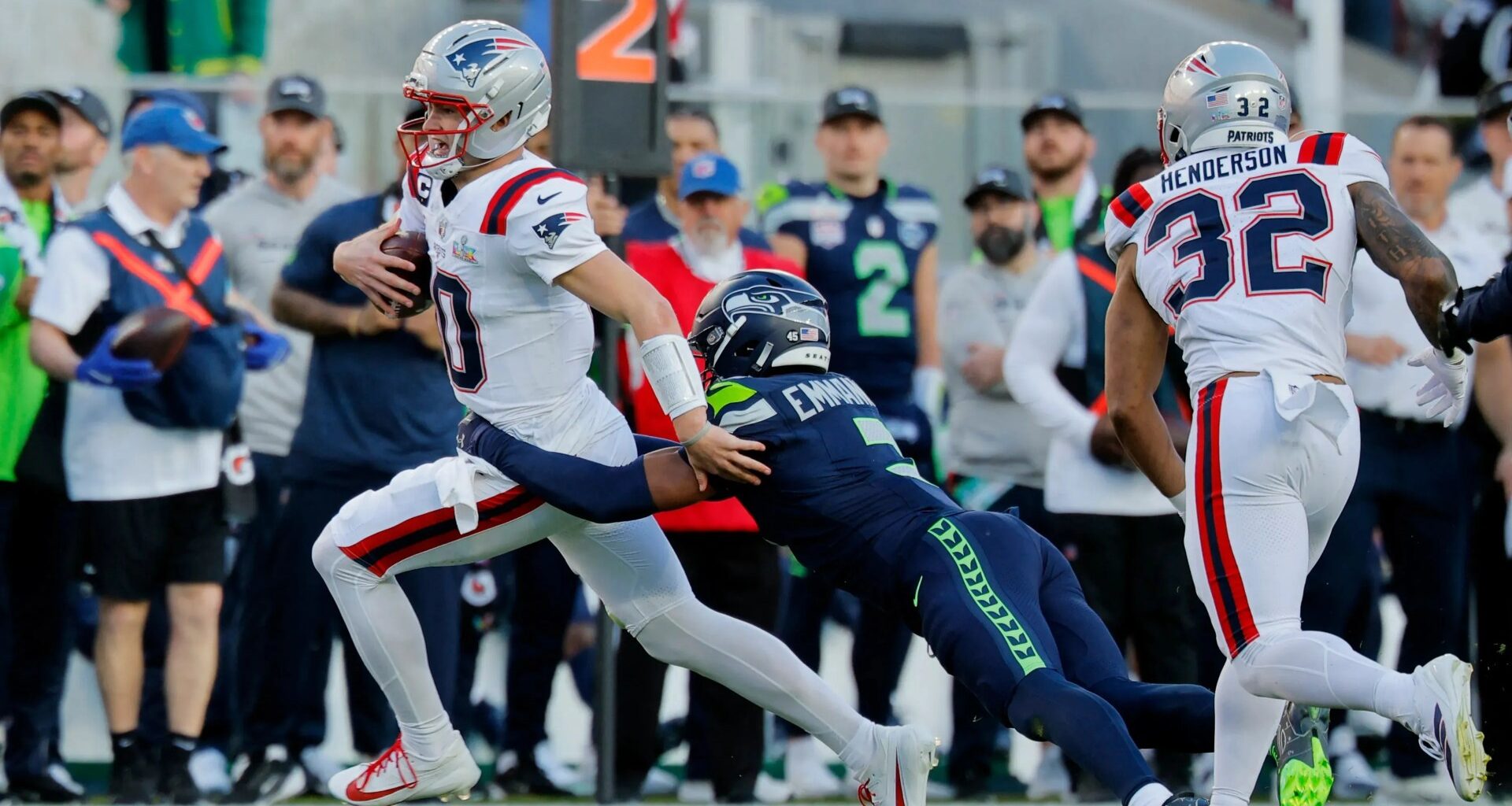 Seattle Seahawks vs New England Patriots on NOW as defences on top so far
