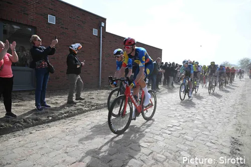 Daan Hoole at the 2024 Paris-Roubaix