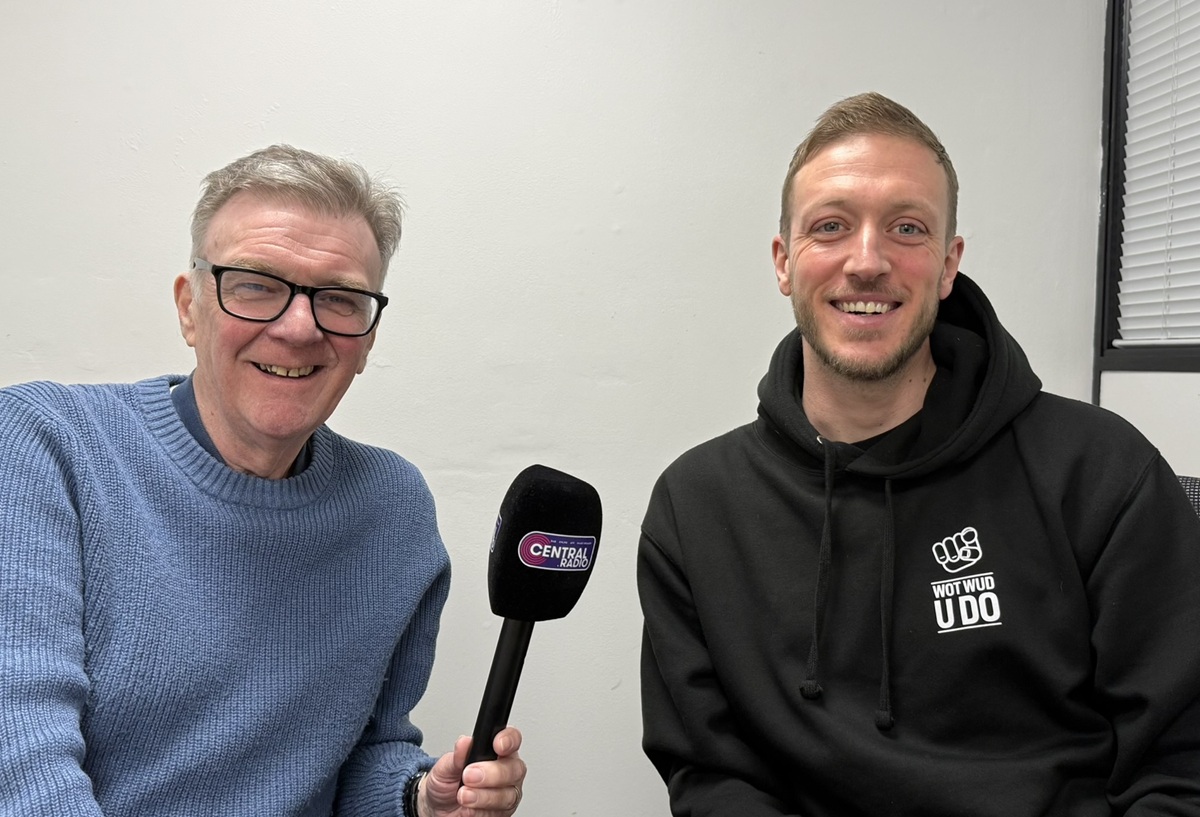 Gilly chatting to Dave Clayton of Wot Wud U Do?