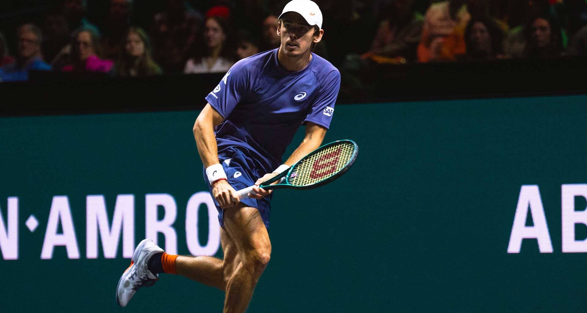 Alex de Minaur in action in Rotterdam in 2025.