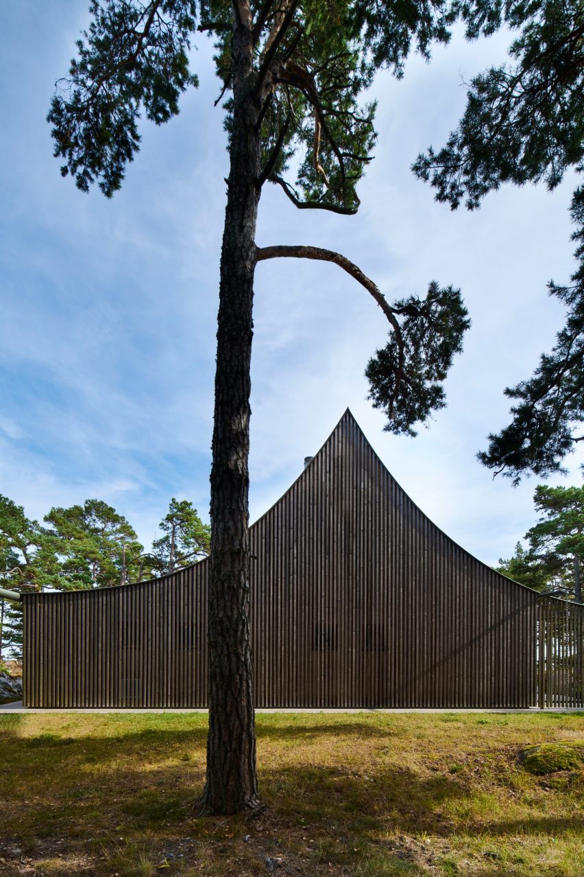 Krokholmen House by Tham & Videgård