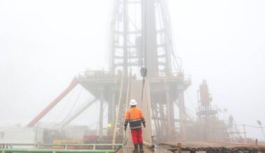 Money is leaving Iran faster as oil income falls and uncertainty mounts