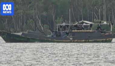 Foreign boat pictured in Queensland creek as alleged illegal fishers reach mainland