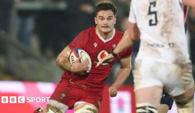 Deian Gwynne runs with the ball for Wales Under-20s against England