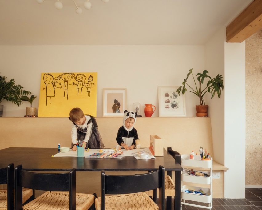 Dining room with a built-in bench