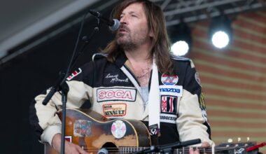 The Lemonheads' Evan Dando hospitalised after sending unsolicited explicit video to fan