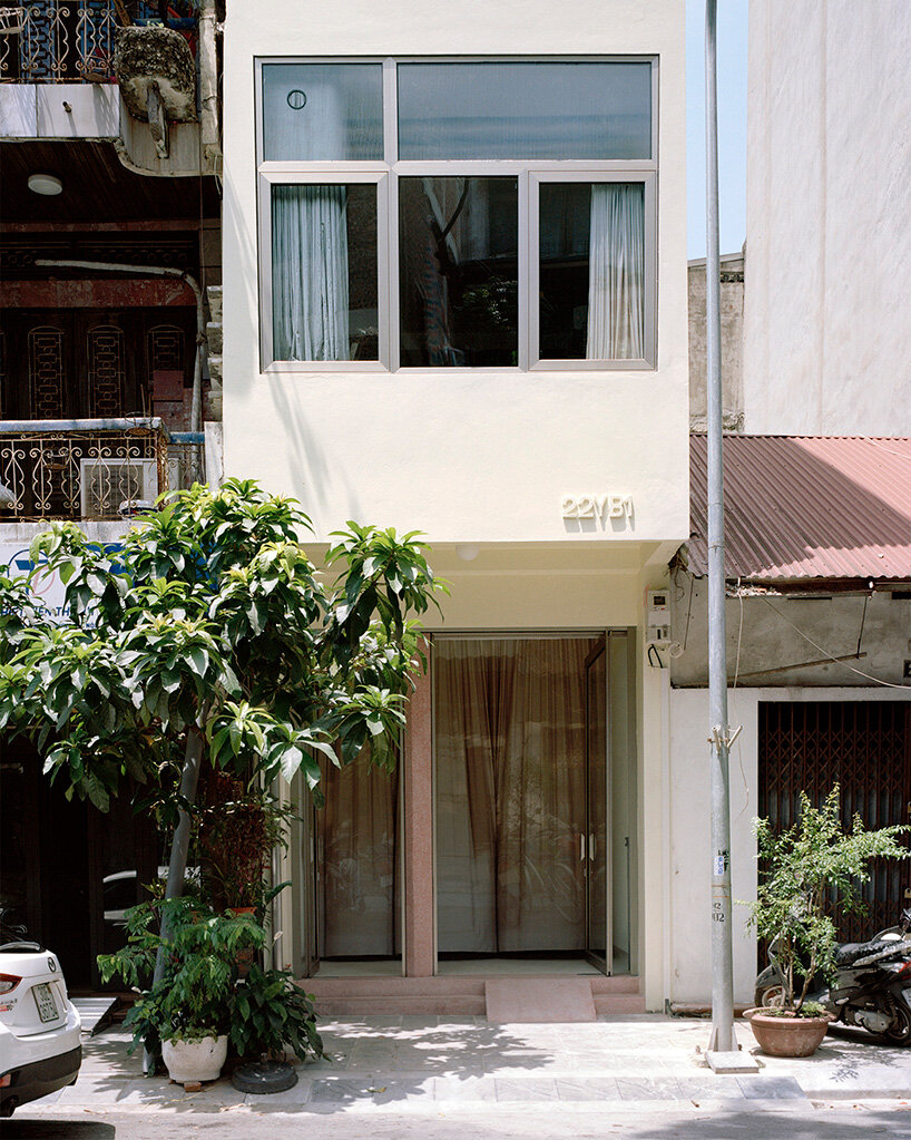 exutoire shifts the core of 1990s tube house to form studio-home in hanoi - 3