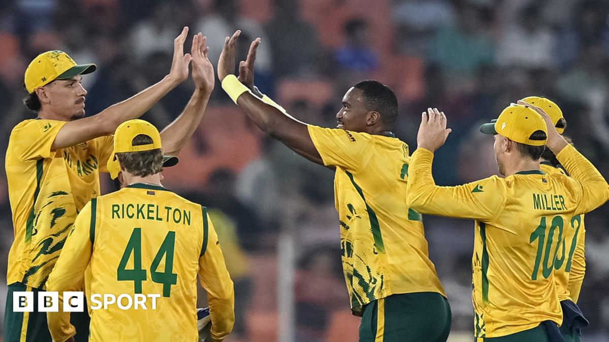 Michael Leask celebrates a wicket