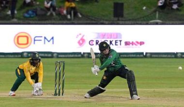 fatima-sana-stroked-a-41-ball-90