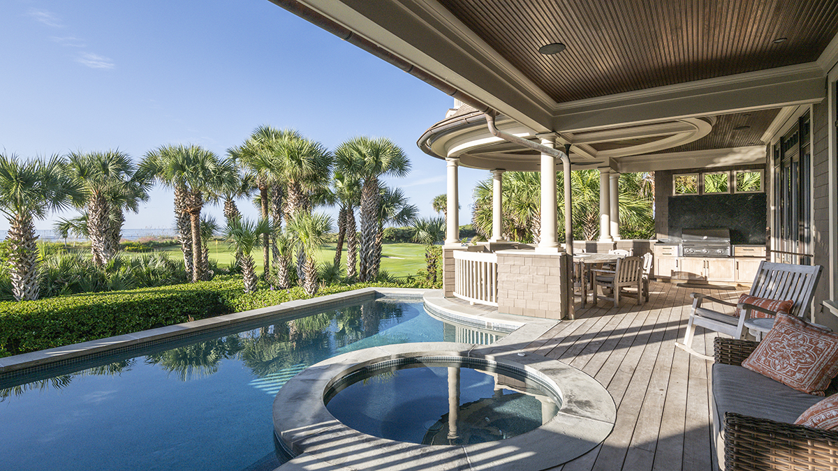 This $18.5 Million Abode Sits Along a Jack Nicklaus–Designed Golf Course on Kiawah Island