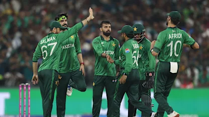 Bas de Leede's puts on a stellar all-round show