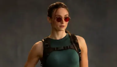 TOMB RAIDER Set Photos and Video Show Sophie Turner’s Rugged Version of Lara Croft in Action — GeekTyrant