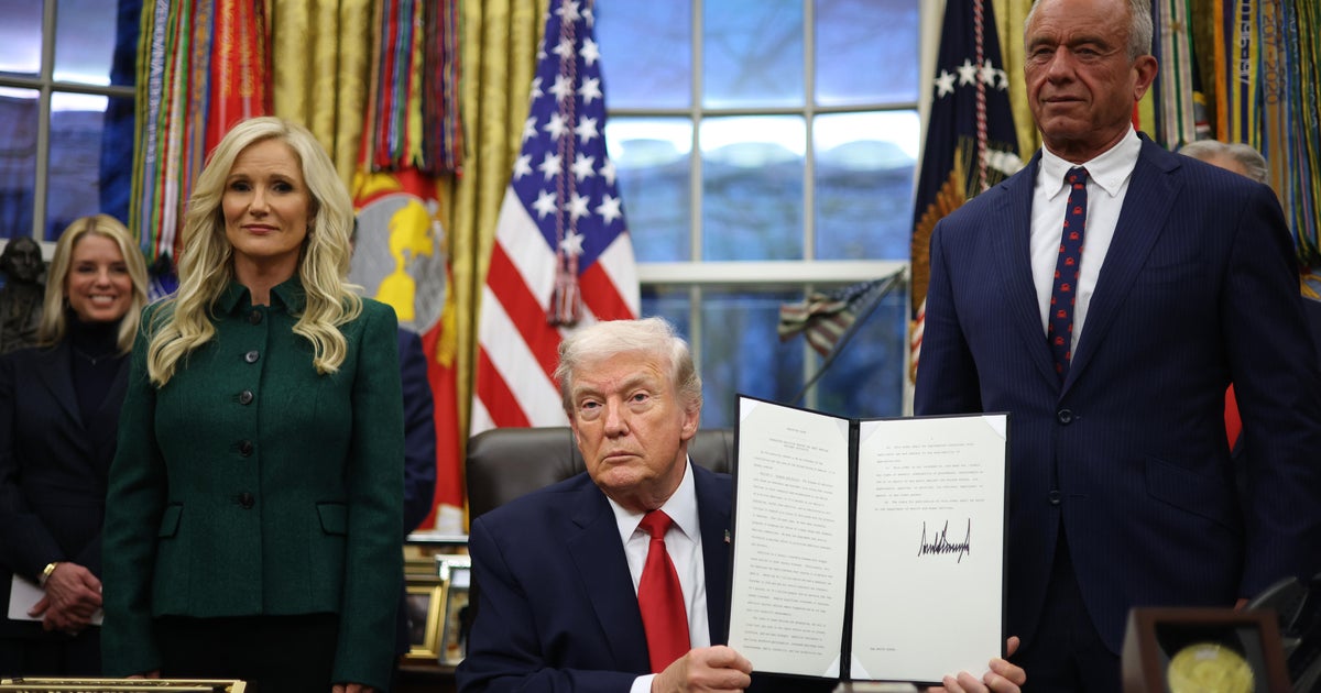 Trump signs order launching new initiative to address drug addiction