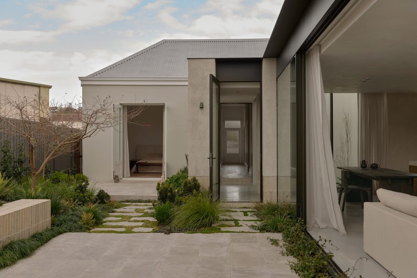 Gilbert's House by Castley McCrimmon Architects