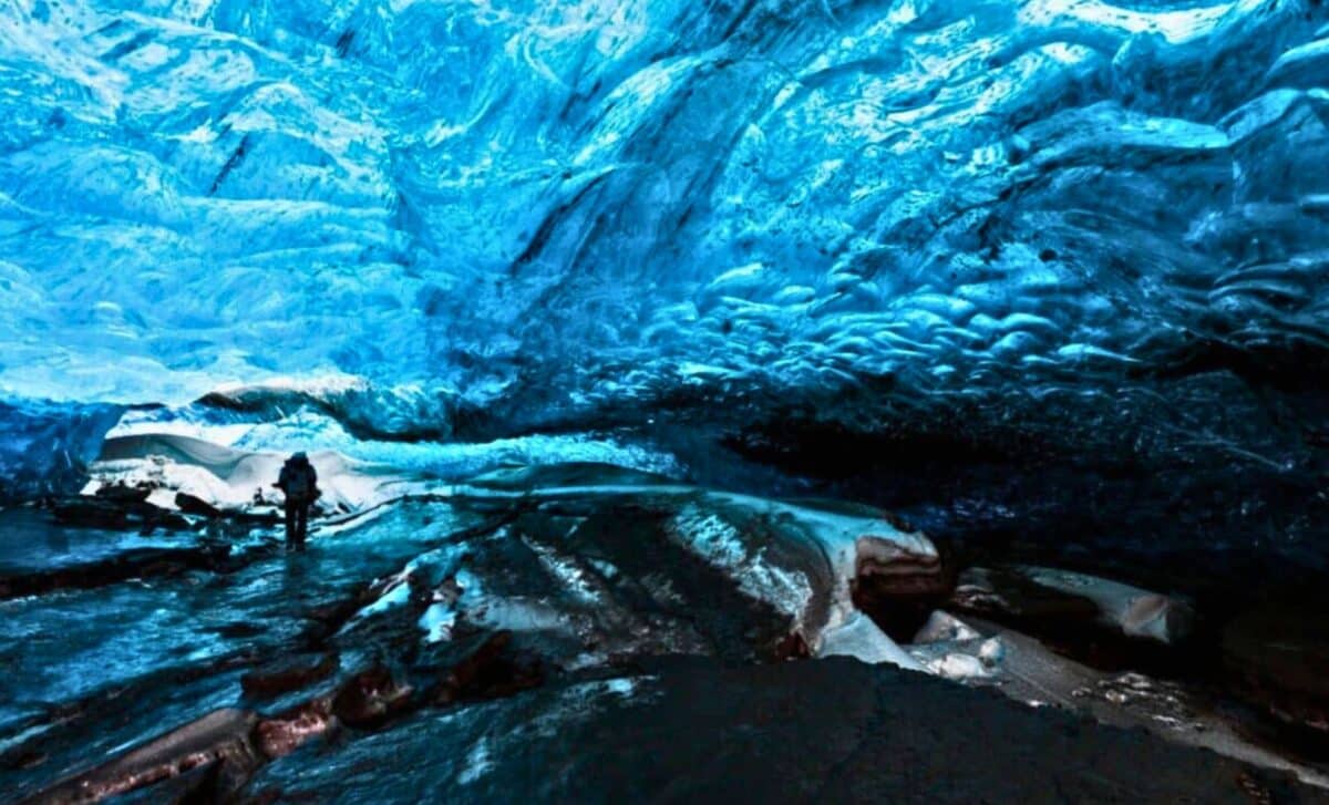 He Spent 63 Days In A Dark Cave And Came Back With A Discovery