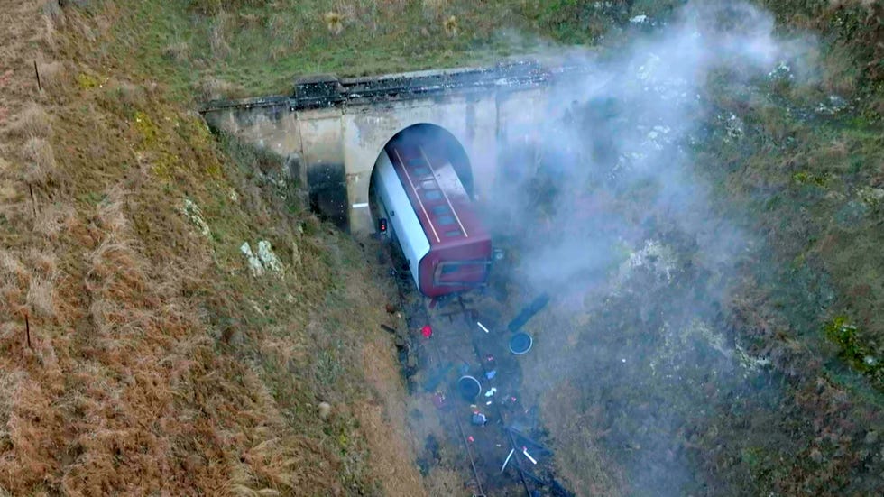 the train crash in home and away