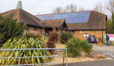 UK ministers cut funds for community power projects