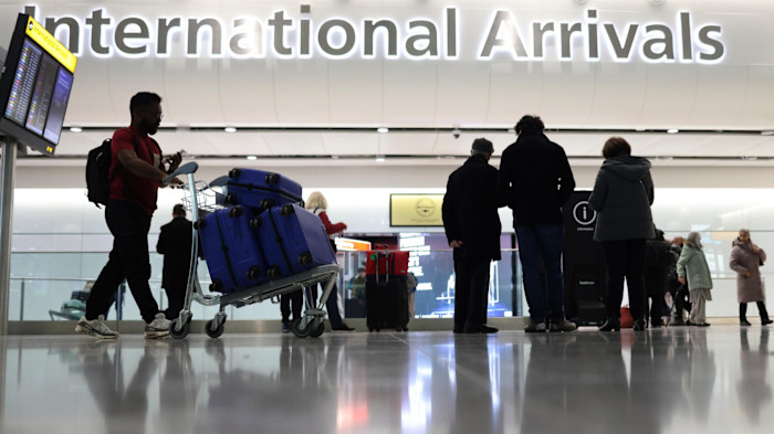 Third runway will cost £15 per passenger, Heathrow boss claims