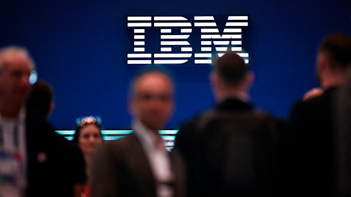 Wall Street turns to complex trades to dodge AI ‘implosions’