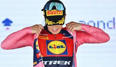 2025 Giro d'Italia Women: Anna Henderson dons the maglia rosa rosa