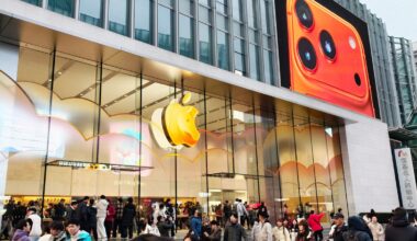 How iPhones Made a Surprising Comeback in China