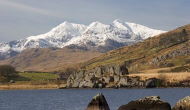 Missing men found dead on Snowdon after large-scale rescue operation
