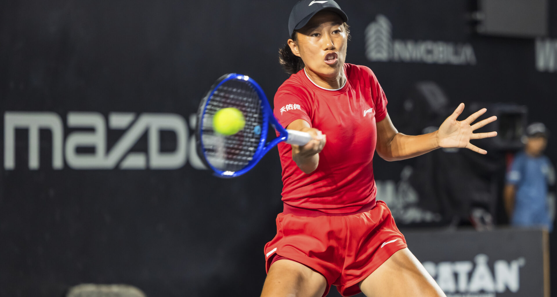 Zhang upsets Navarro, Paolini eases past Hon to reach Merida quarterfinals