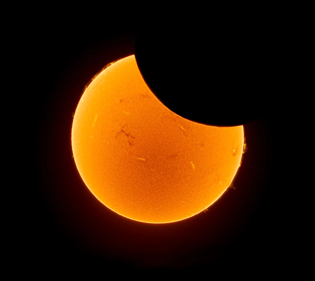 Partial solar eclipse on 29 March 2025 seen over Brighton, UK. Credit: Ivana Peranic