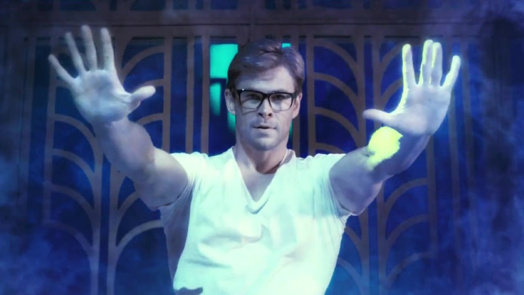 Chris Hemsworth as Kevin dancing in Ghostbusters (2016)