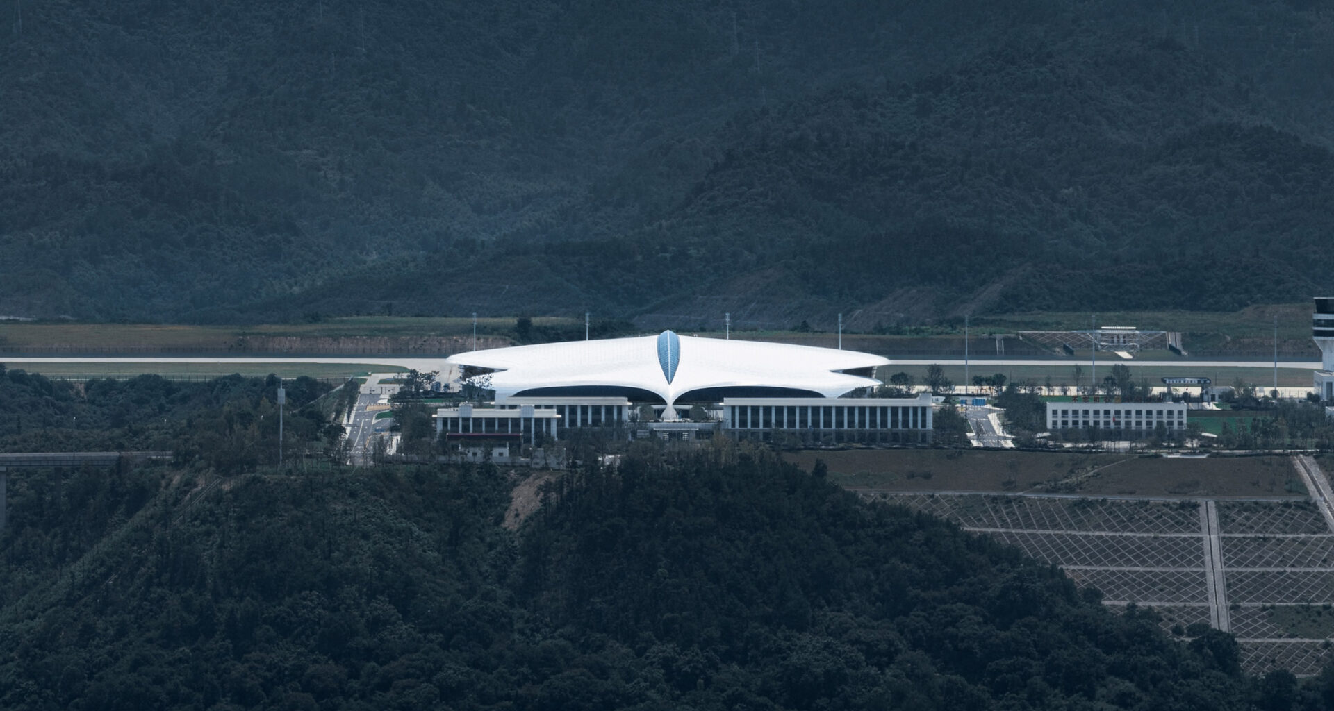 MAD models Lishui Airport in China on "mist-covered hills"