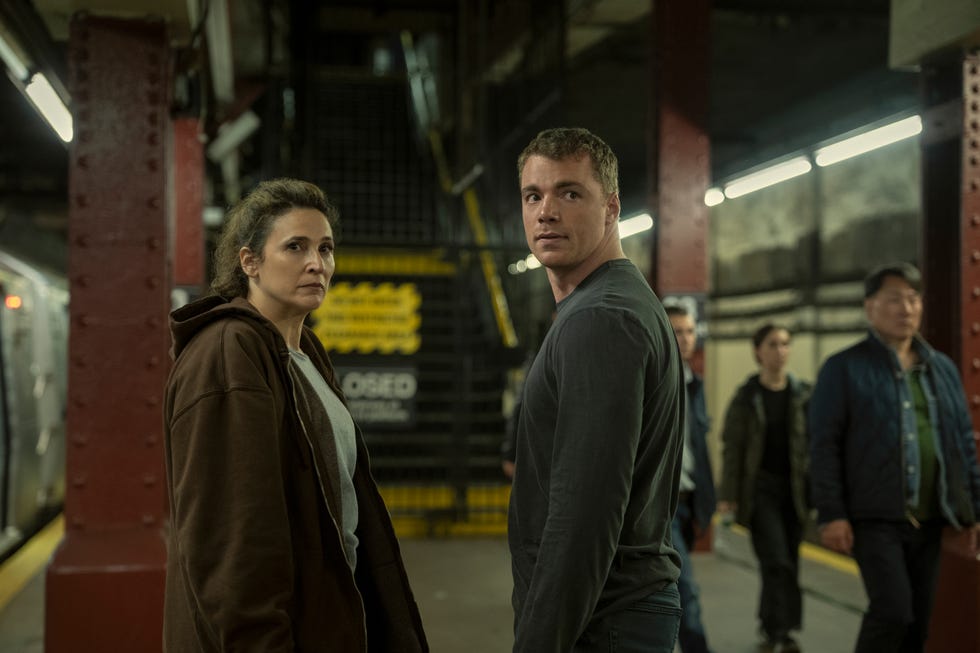 Michaela Watkins, Gabriel Basso, The Night Agent michaela watkins, gabriel basso, the night agent