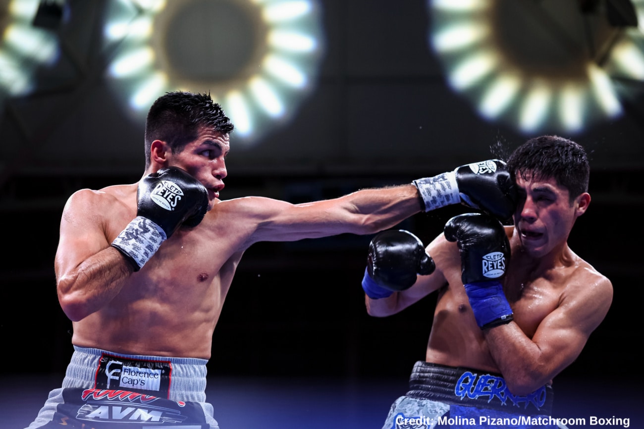 Image: Boxing Results: Alberto Mora Survives Knockdown To Win Decision