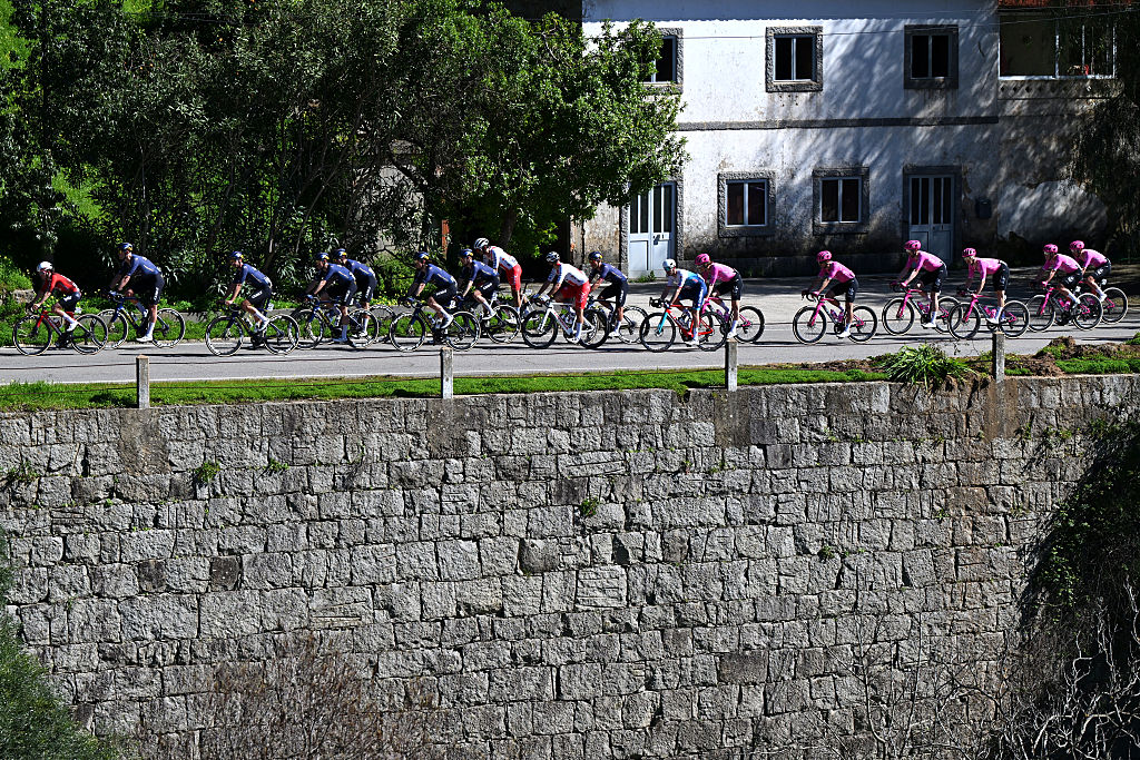 LAGOS, PORTUGAL - FEBRUARY 21: A general view of the peloton competing during the 52nd Volta ao Algarve em Bicicleta 2026, Stage 4 a 175.1km stage from Albufeira to Lagos on February 21, 2026 in Lagos, Portugal. (Photo by Dario Belingheri/Getty Images)