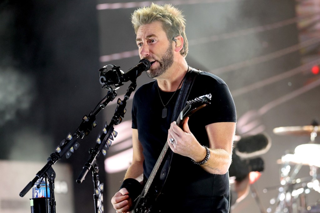 Chad Kroeger Sings Nickelback’s 'Rockstar' for Demanding Fan