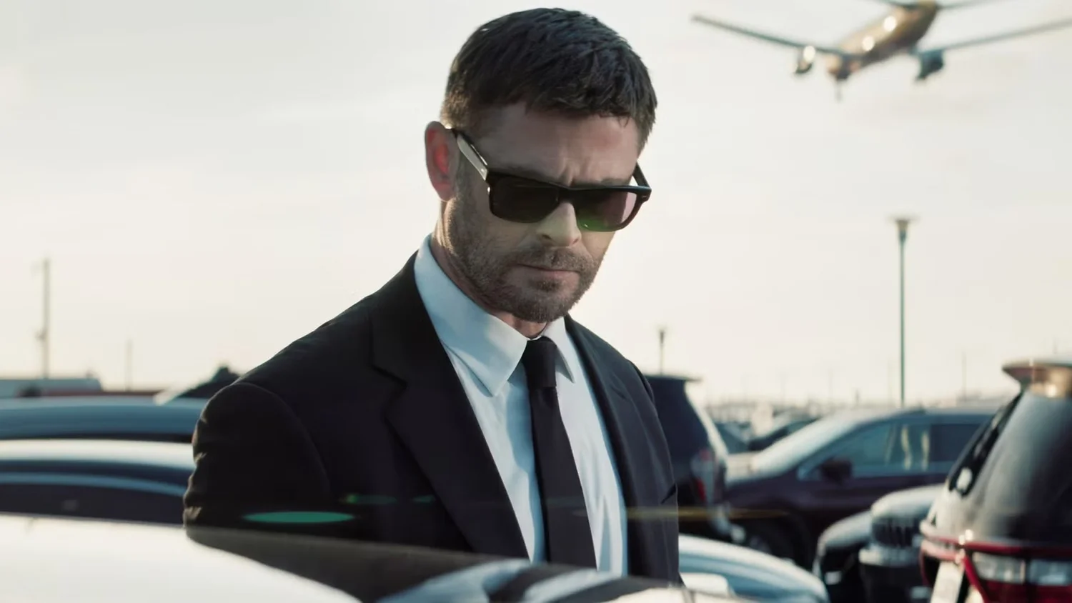 CRIME 101 is a Slick, Old-School Heist Thriller That Roars With Style — GeekTyrant