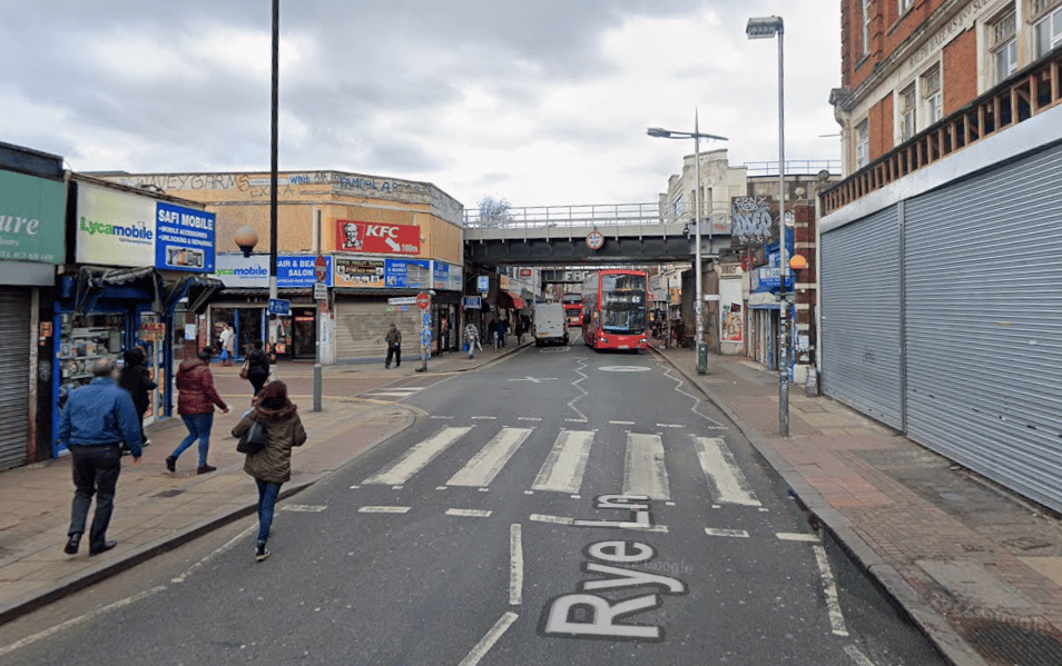 Murder probe after man, 19, stabbed to death in Peckham Rye - London Evening Standard