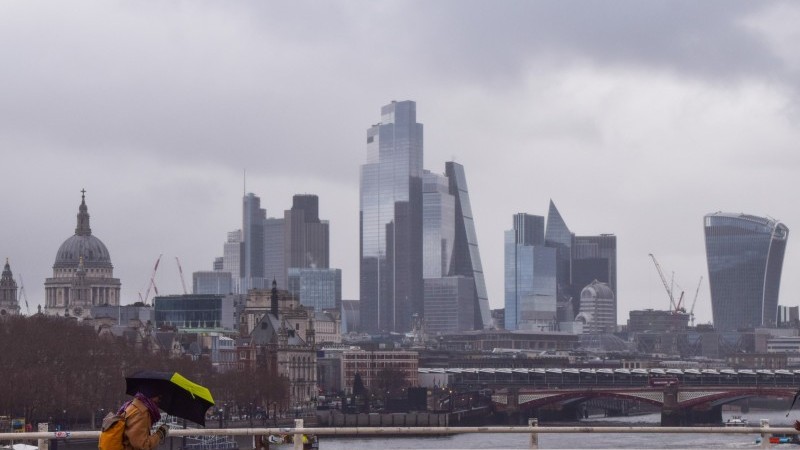 Lacklustre end to 2025 for UK growth | snaps