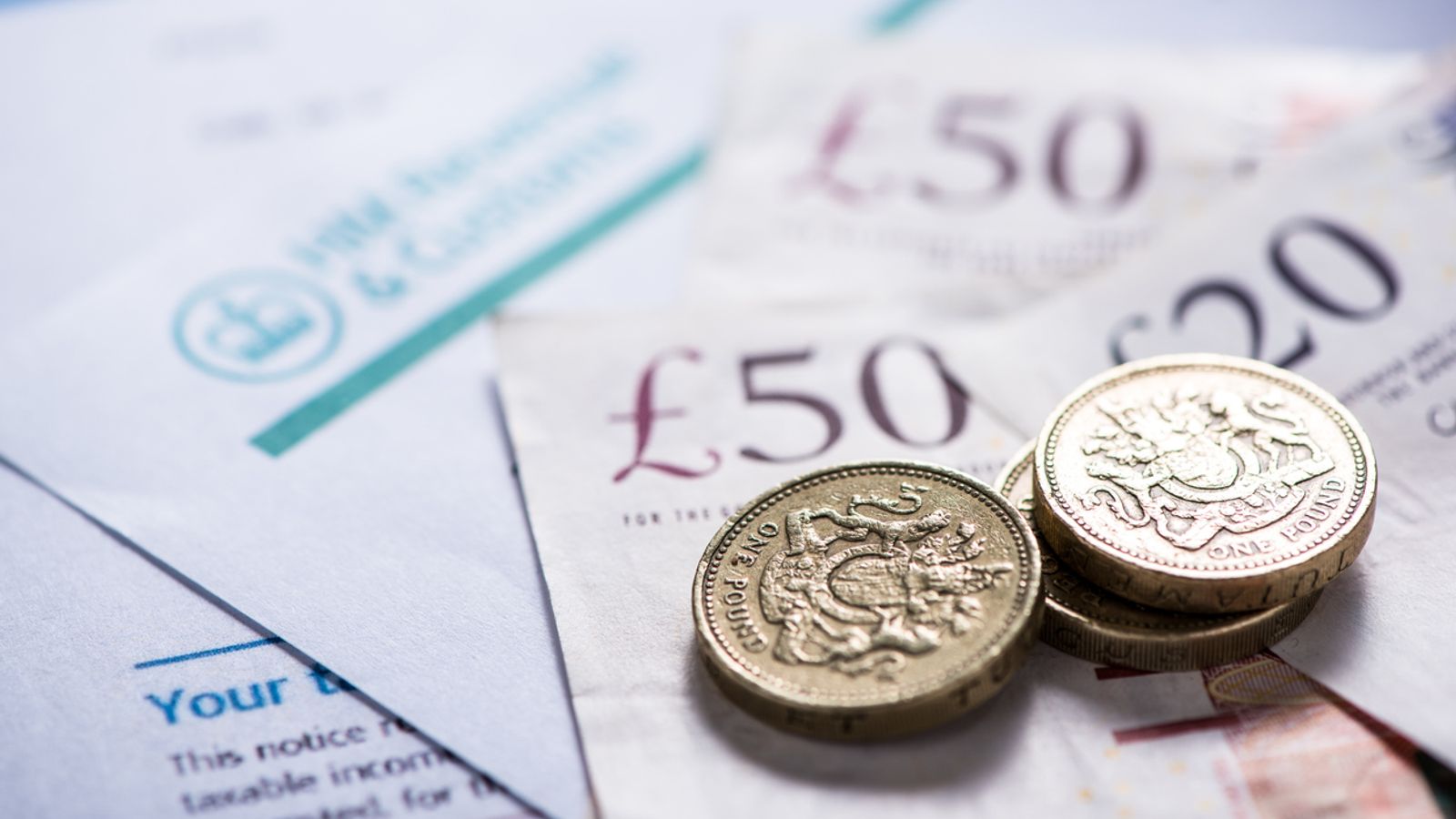 Salary sacrifice changes could hit millions more Britons, pensions expert says | Money blog | Money News