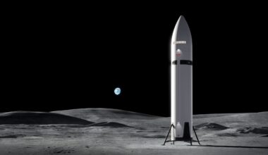 House NASA bill seeks details on lunar lander and spacesuit development