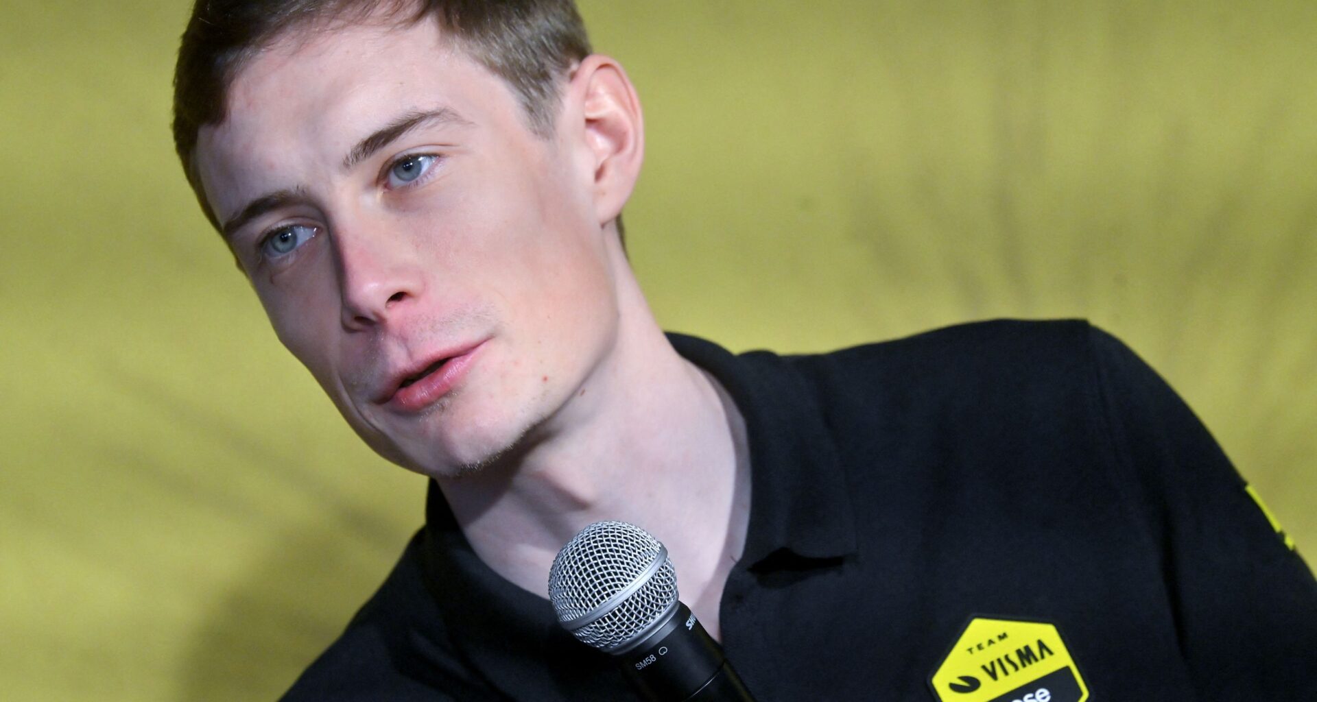 First the teammate retires, then a crash, now his coach leaves: what now for Jonas Vingegaard?