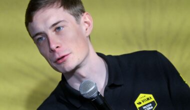 First the teammate retires, then a crash, now his coach leaves: what now for Jonas Vingegaard?