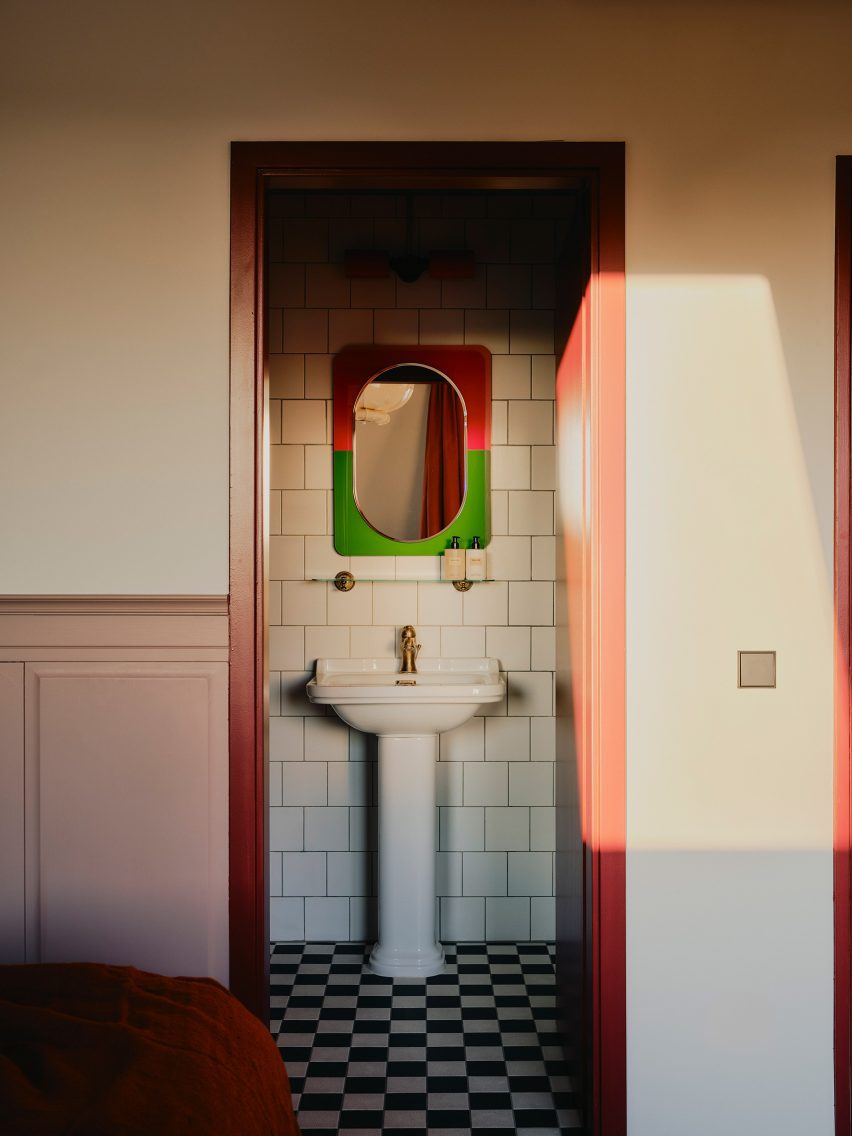 Colour-block bathroom by Rachael Gowdridge