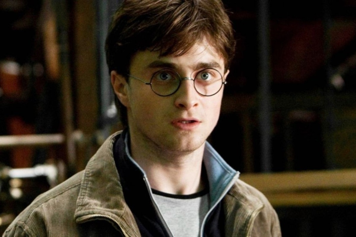 Daniel Radcliffe seeks to avoid being an "odd spectre" in Harry Potter series, announces intentions